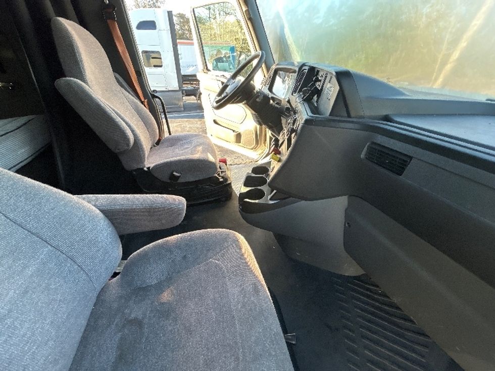 Sleeper Tractor-Heavy Duty Tractors-International-2023-LT625-Jacksonville-FL-634,311\n\t\tmiles-$ 43,250 - Image 15