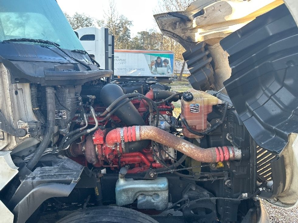 Sleeper Tractor-Heavy Duty Tractors-International-2023-LT625-Jacksonville-FL-634,311\n\t\tmiles-$ 43,250 - Image 20