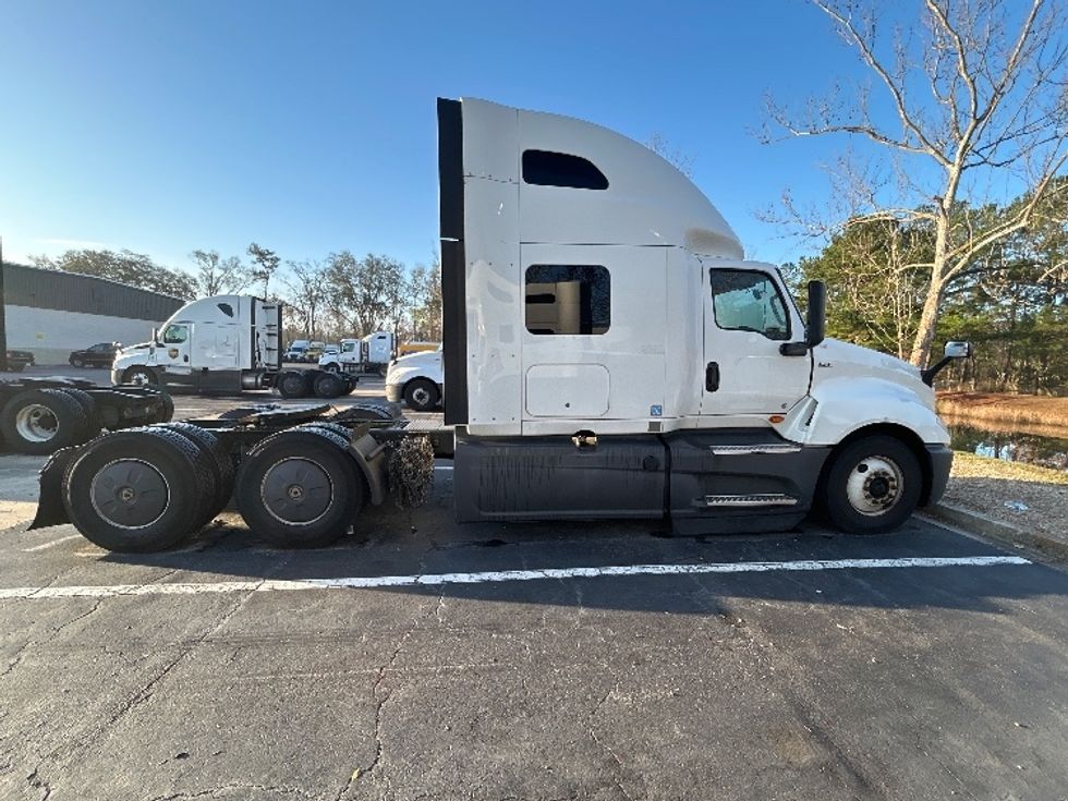 Sleeper Tractor-Heavy Duty Tractors-International-2023-LT625-Jacksonville-FL-634,311\n\t\tmiles-$ 43,250 - Image 8