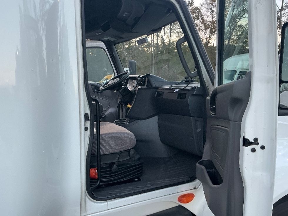 Sleeper Tractor-Heavy Duty Tractors-International-2023-LT625-Jacksonville-FL-637,500\n\t\tmiles-$ 43,000 - Image 13