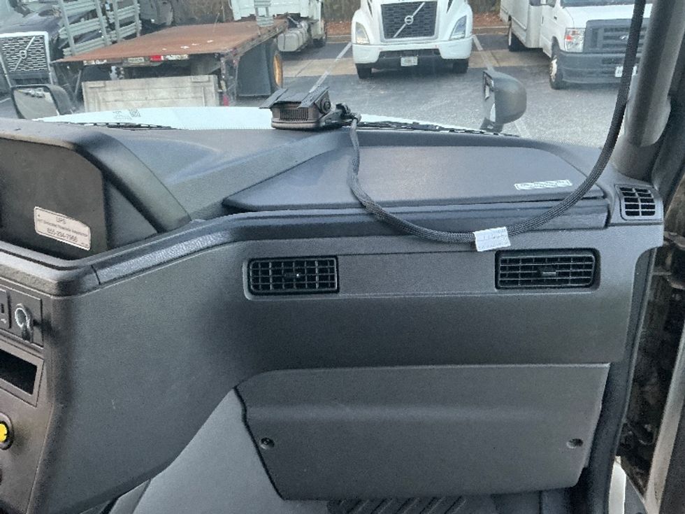 Sleeper Tractor-Heavy Duty Tractors-International-2023-LT625-Jacksonville-FL-637,500\n\t\tmiles-$ 43,000 - Image 14