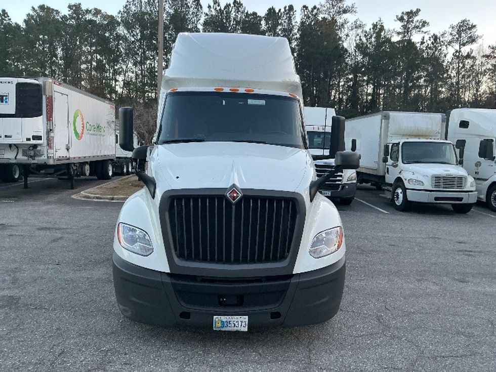 Sleeper Tractor-Heavy Duty Tractors-International-2023-LT625-Jacksonville-FL-637,500\n\t\tmiles-$ 43,000 - Image 2