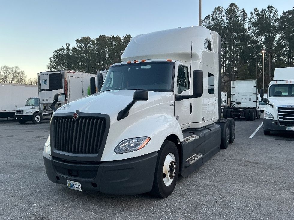 Sleeper Tractor-Heavy Duty Tractors-International-2023-LT625-Jacksonville-FL-637,500\n\t\tmiles-$ 43,000 - Image 3