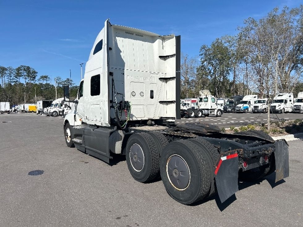 Sleeper Tractor-Heavy Duty Tractors-International-2023-LT625-Jacksonville-FL-637,500\n\t\tmiles-$ 43,000 - Image 5