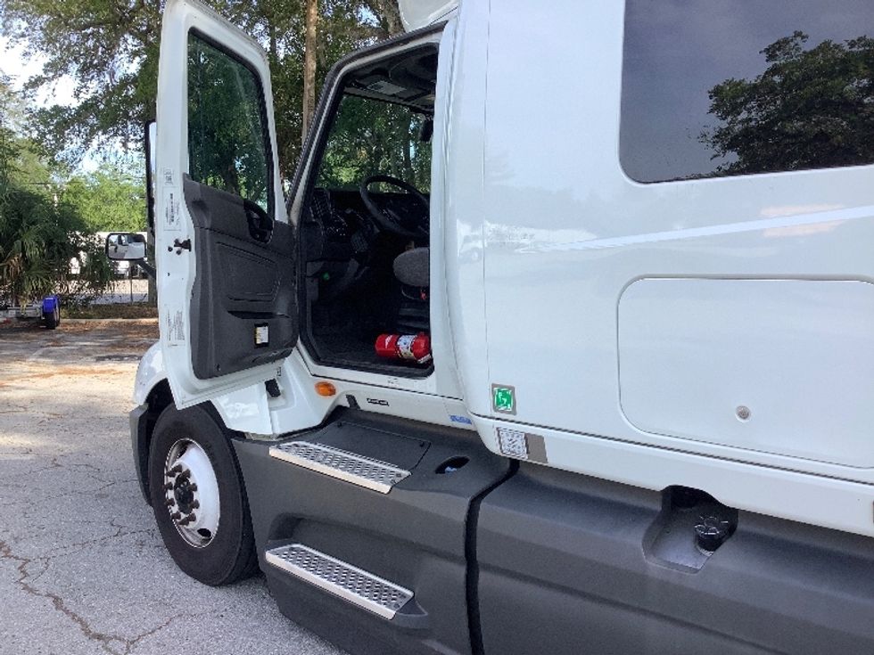 Sleeper Tractor-Heavy Duty Tractors-International-2023-LT625-Jacksonville-FL-639,164\n\t\tmiles-$ 50,250 - Image 10