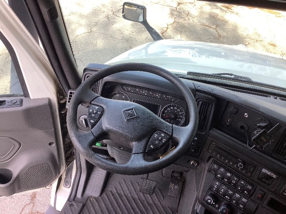 Sleeper Tractor-Heavy Duty Tractors-International-2023-LT625-Jacksonville-FL-639,164\n\t\tmiles-$ 50,250 - Image 11