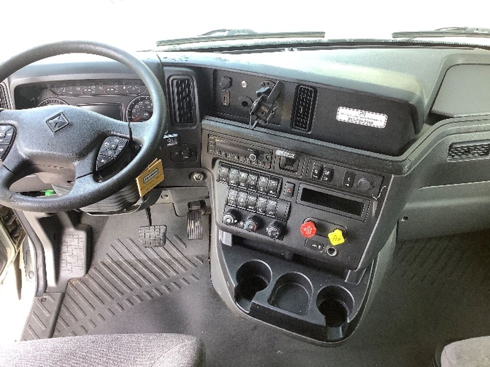 Sleeper Tractor-Heavy Duty Tractors-International-2023-LT625-Jacksonville-FL-639,164\n\t\tmiles-$ 50,250 - Image 12