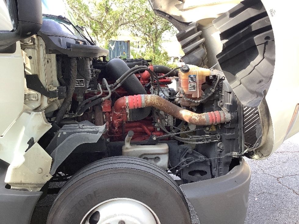 Sleeper Tractor-Heavy Duty Tractors-International-2023-LT625-Jacksonville-FL-639,164\n\t\tmiles-$ 50,250 - Image 19