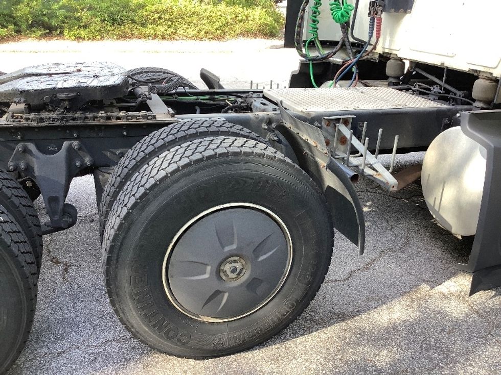 Sleeper Tractor-Heavy Duty Tractors-International-2023-LT625-Jacksonville-FL-639,164\n\t\tmiles-$ 50,250 - Image 22