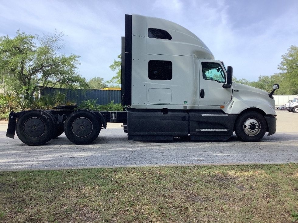 Sleeper Tractor-Heavy Duty Tractors-International-2023-LT625-Jacksonville-FL-639,164\n\t\tmiles-$ 50,250 - Image 9