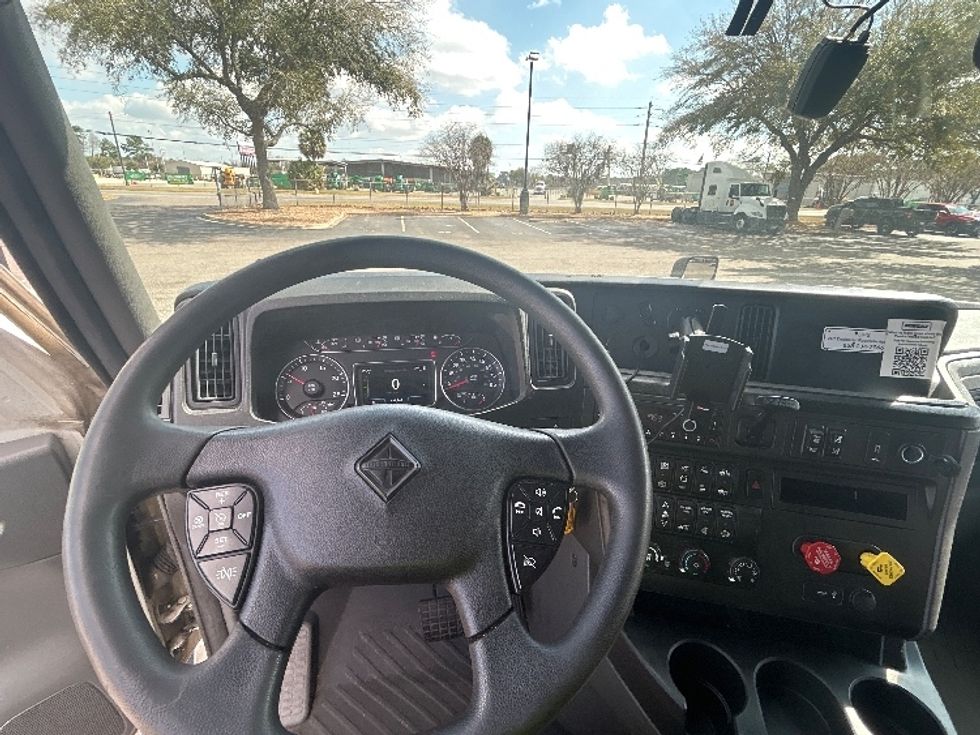 Sleeper Tractor-Heavy Duty Tractors-International-2023-LT625-Jacksonville-FL-639,963\n\t\tmiles-$ 42,750 - Image 11