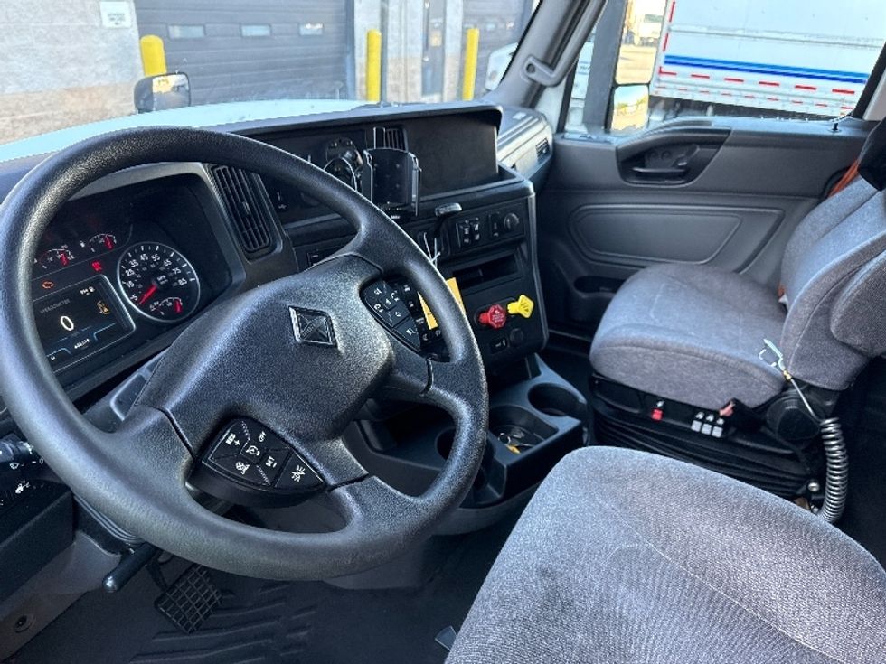 Sleeper Tractor-Heavy Duty Tractors-International-2023-LT625-Jacksonville-FL-643,620\n\t\tmiles-$ 44,500 - Image 10