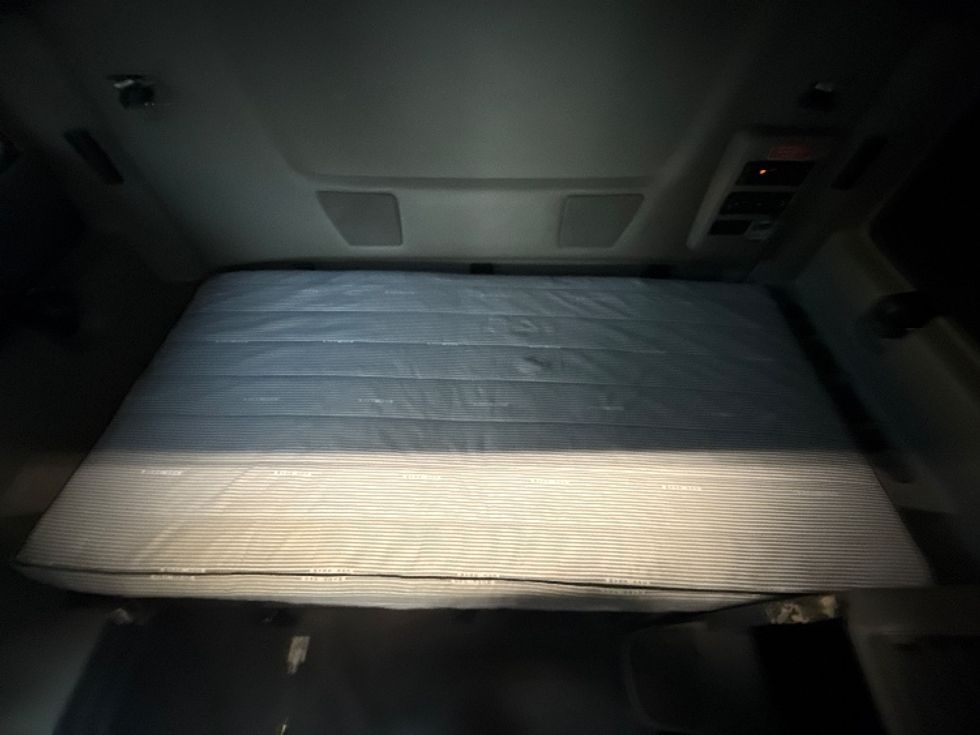 Sleeper Tractor-Heavy Duty Tractors-International-2023-LT625-Jacksonville-FL-643,620\n\t\tmiles-$ 44,500 - Image 17