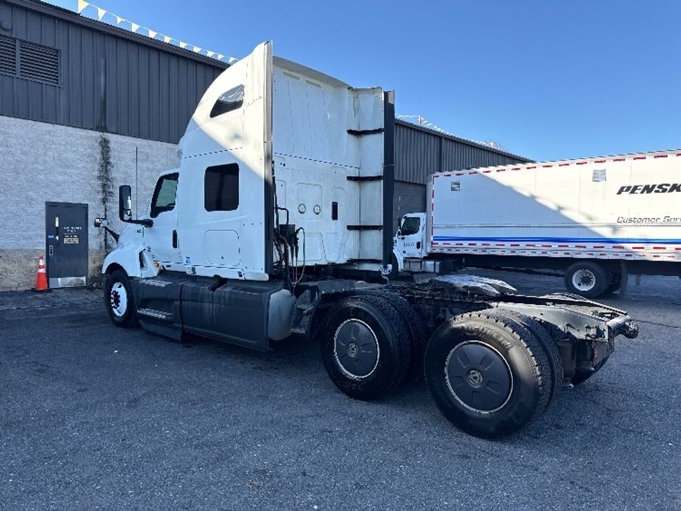 Sleeper Tractor-Heavy Duty Tractors-International-2023-LT625-Jacksonville-FL-643,620\n\t\tmiles-$ 44,500 - Image 5