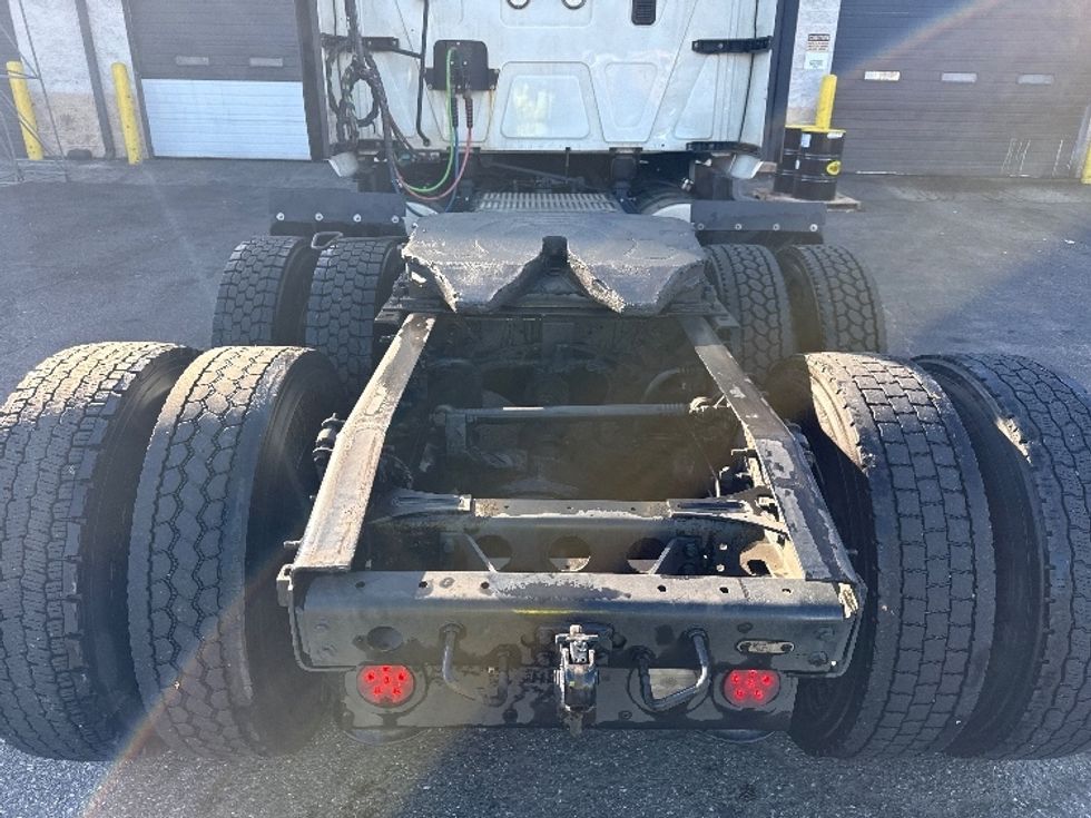 Sleeper Tractor-Heavy Duty Tractors-International-2023-LT625-Jacksonville-FL-643,620\n\t\tmiles-$ 44,500 - Image 6