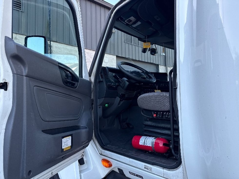 Sleeper Tractor-Heavy Duty Tractors-International-2023-LT625-Jacksonville-FL-643,620\n\t\tmiles-$ 44,500 - Image 9