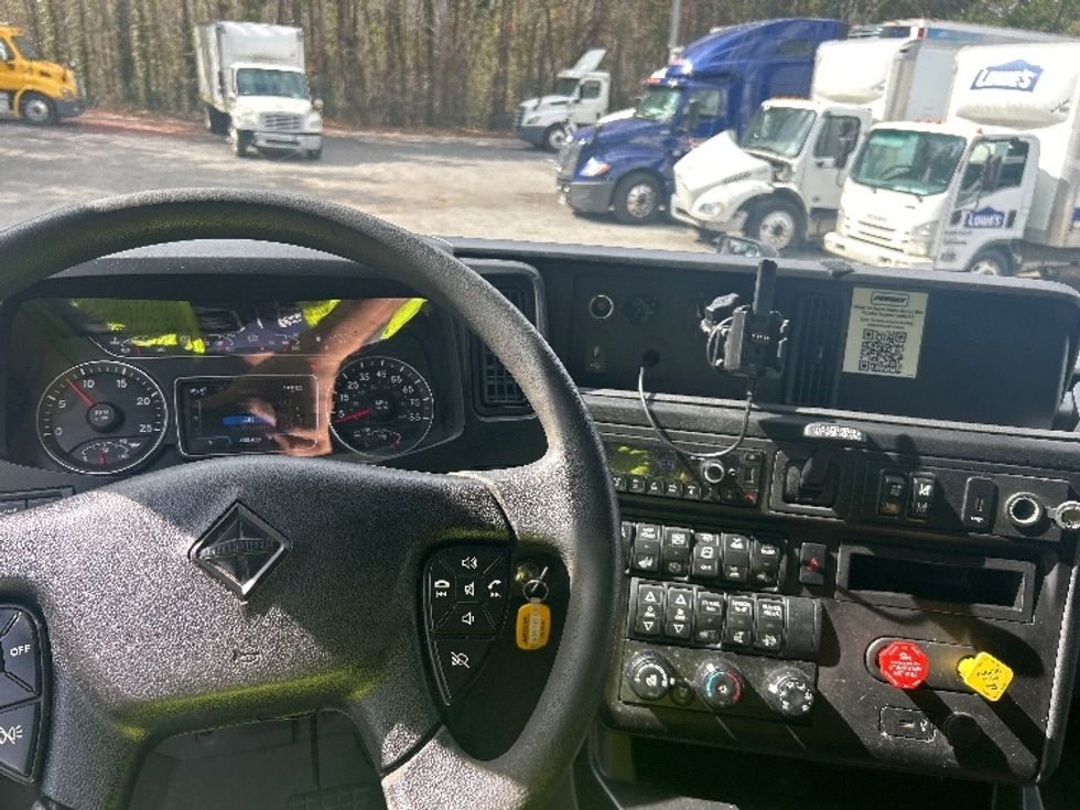Sleeper Tractor-Heavy Duty Tractors-International-2023-LT625-Jacksonville-FL-658,461\n\t\tmiles-$ 41,000 - Image 11