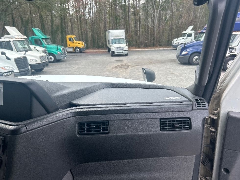 Sleeper Tractor-Heavy Duty Tractors-International-2023-LT625-Jacksonville-FL-658,461\n\t\tmiles-$ 41,000 - Image 13