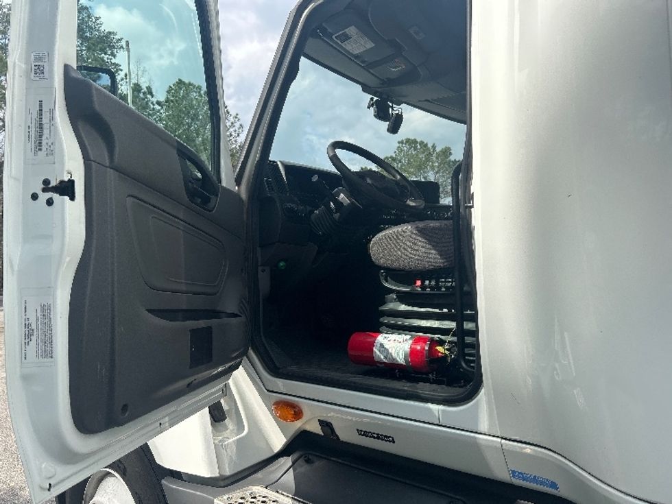 Sleeper Tractor-Heavy Duty Tractors-International-2023-LT625-Jacksonville-FL-658,461\n\t\tmiles-$ 41,000 - Image 9