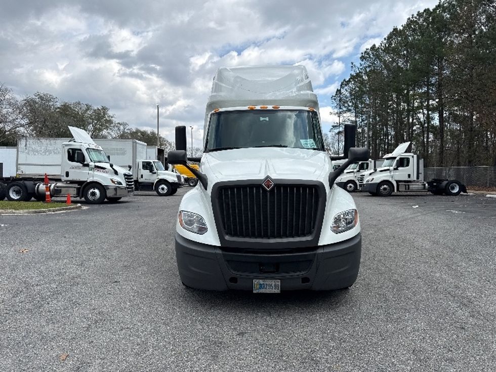 Sleeper Tractor-Heavy Duty Tractors-International-2023-LT625-Jacksonville-FL-662,082\n\t\tmiles-$ 40,500 - Image 2