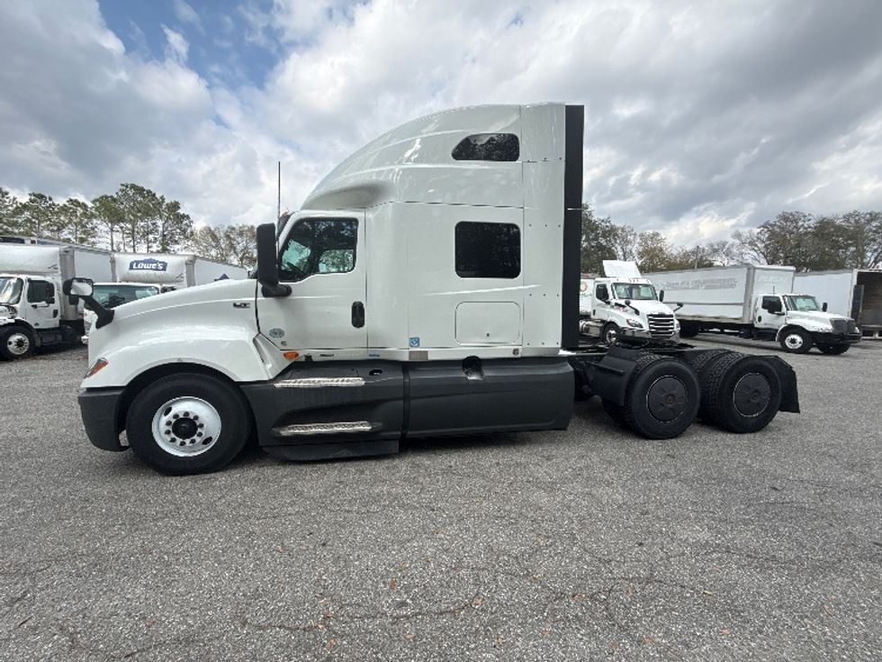 Sleeper Tractor-Heavy Duty Tractors-International-2023-LT625-Jacksonville-FL-662,082\n\t\tmiles-$ 40,500 - Image 4