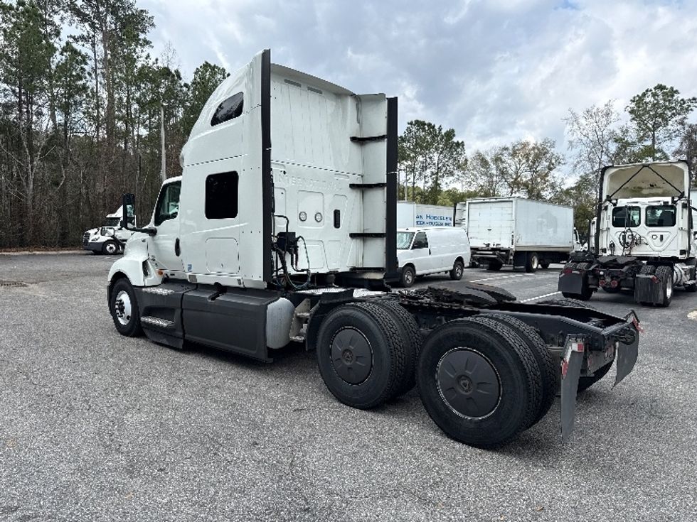 Sleeper Tractor-Heavy Duty Tractors-International-2023-LT625-Jacksonville-FL-662,082\n\t\tmiles-$ 40,500 - Image 5