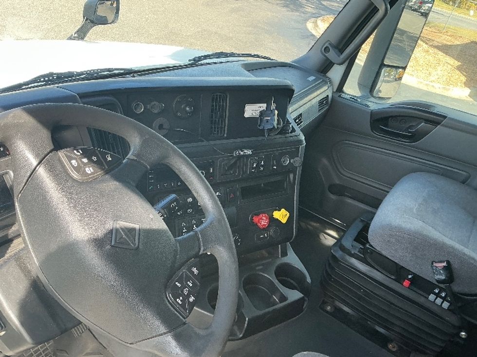 Sleeper Tractor-Heavy Duty Tractors-International-2023-LT625-Jacksonville-FL-662,215\n\t\tmiles-$ 40,500 - Image 10