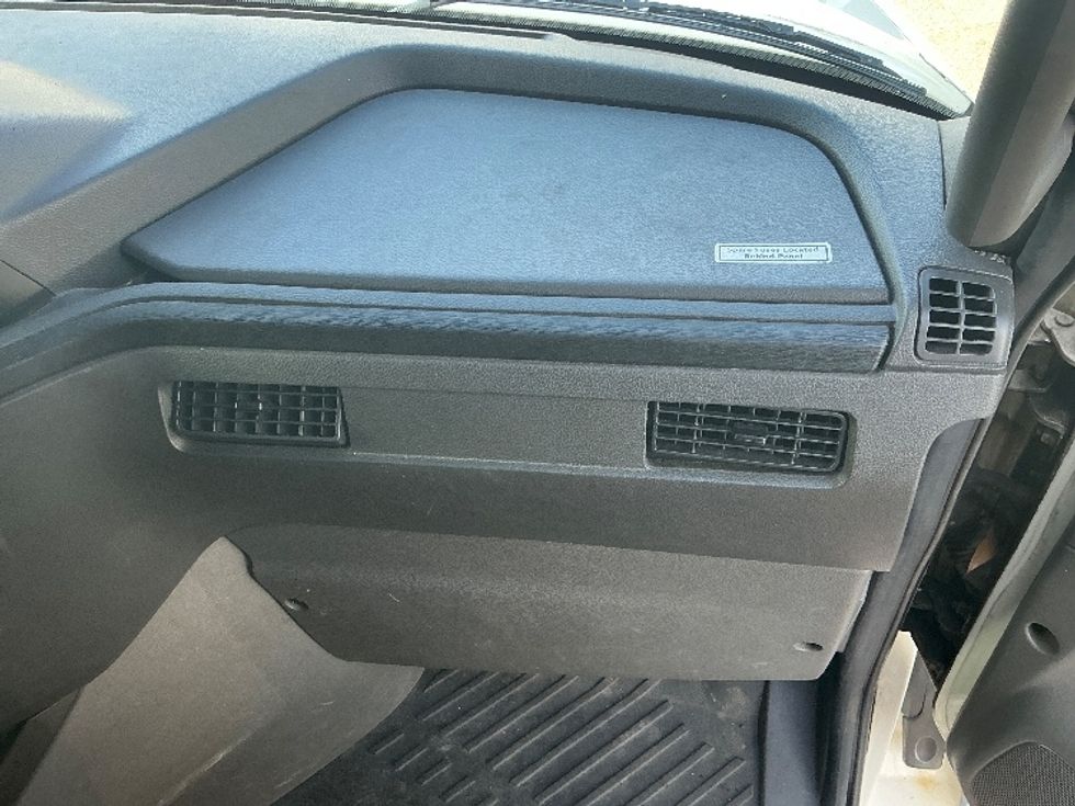 Sleeper Tractor-Heavy Duty Tractors-International-2023-LT625-Jacksonville-FL-662,215\n\t\tmiles-$ 40,500 - Image 14