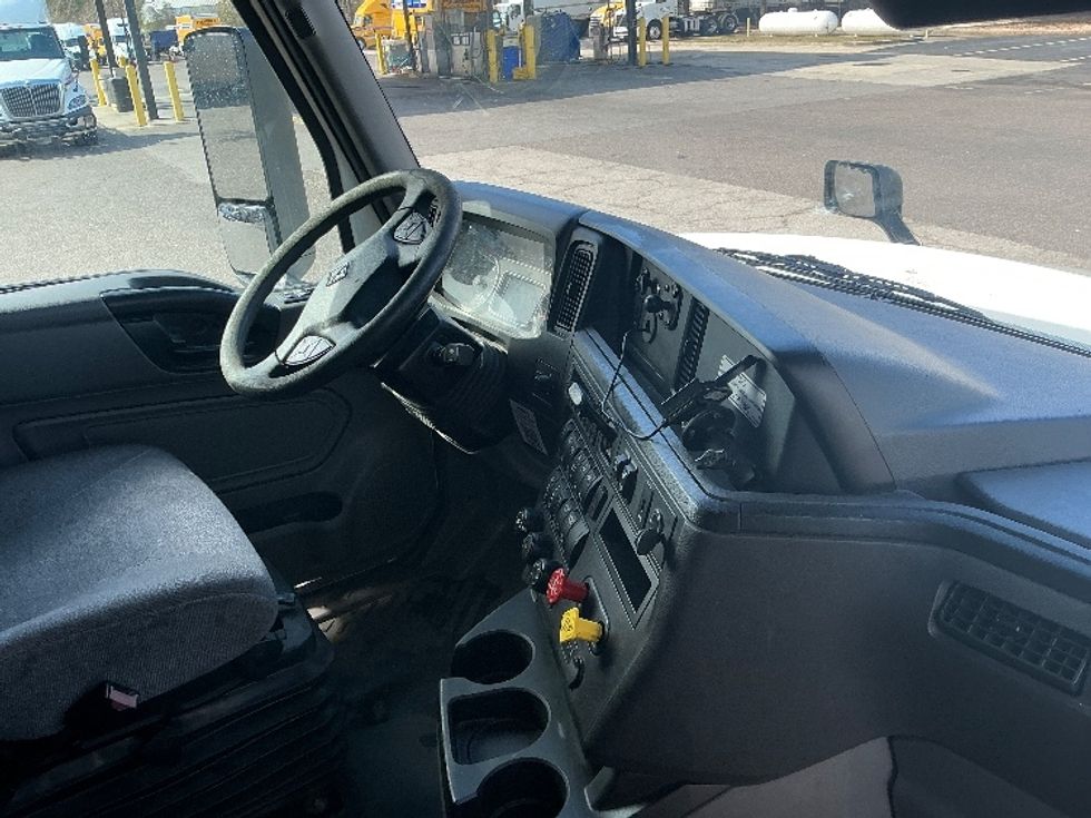 Sleeper Tractor-Heavy Duty Tractors-International-2023-LT625-Jacksonville-FL-662,215\n\t\tmiles-$ 40,500 - Image 15