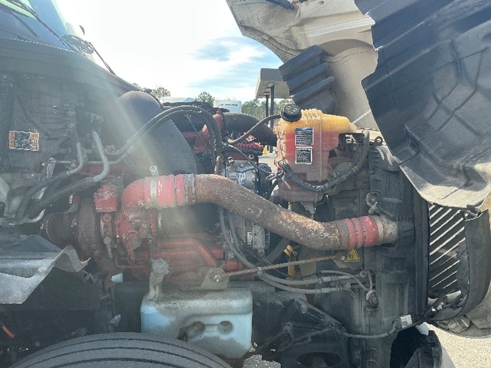 Sleeper Tractor-Heavy Duty Tractors-International-2023-LT625-Jacksonville-FL-662,215\n\t\tmiles-$ 40,500 - Image 19