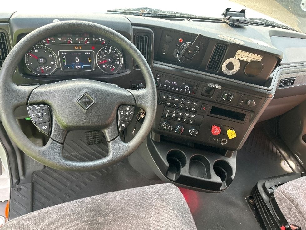 Sleeper Tractor-Heavy Duty Tractors-International-2023-LT625-Jacksonville-FL-684,756\n\t\tmiles-$ 38,250 - Image 11