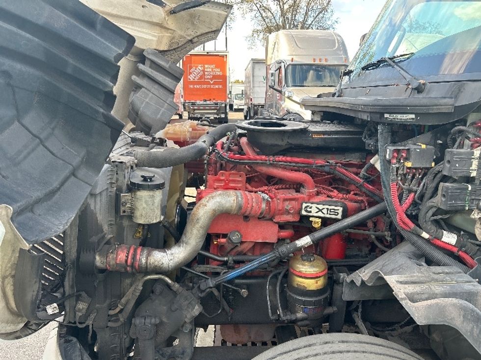 Sleeper Tractor-Heavy Duty Tractors-International-2023-LT625-Jacksonville-FL-684,756\n\t\tmiles-$ 38,250 - Image 21