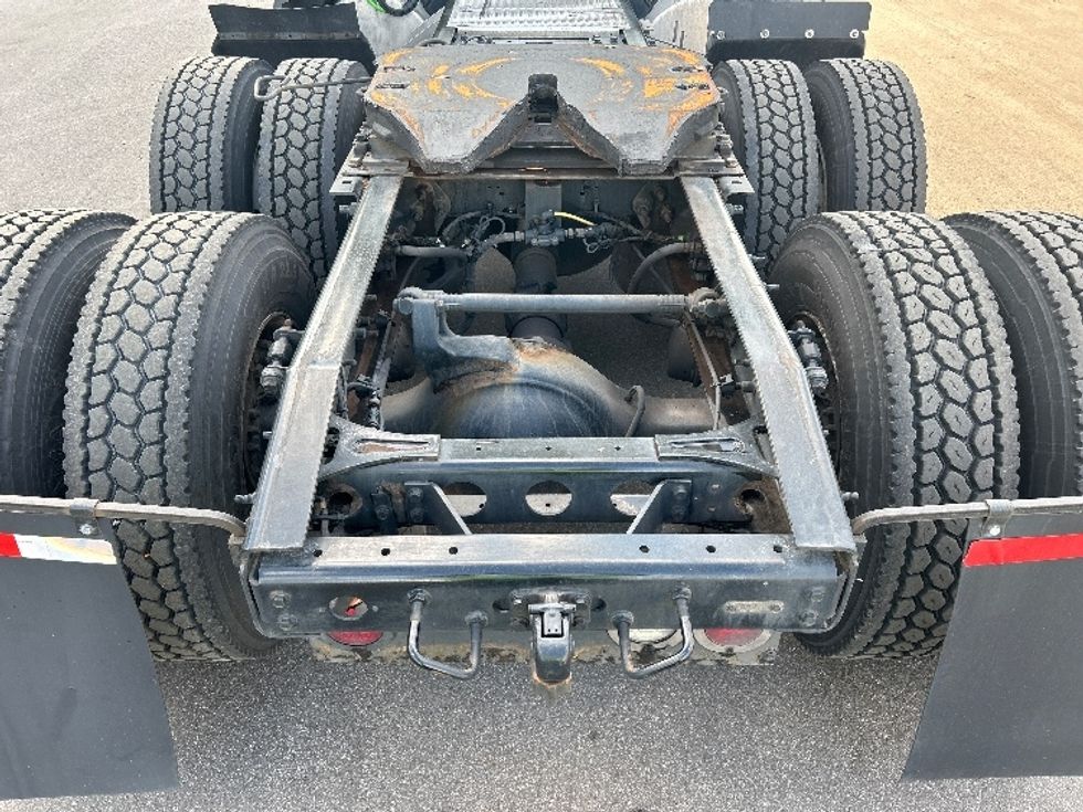 Sleeper Tractor-Heavy Duty Tractors-International-2023-LT625-Jacksonville-FL-684,756\n\t\tmiles-$ 38,250 - Image 6