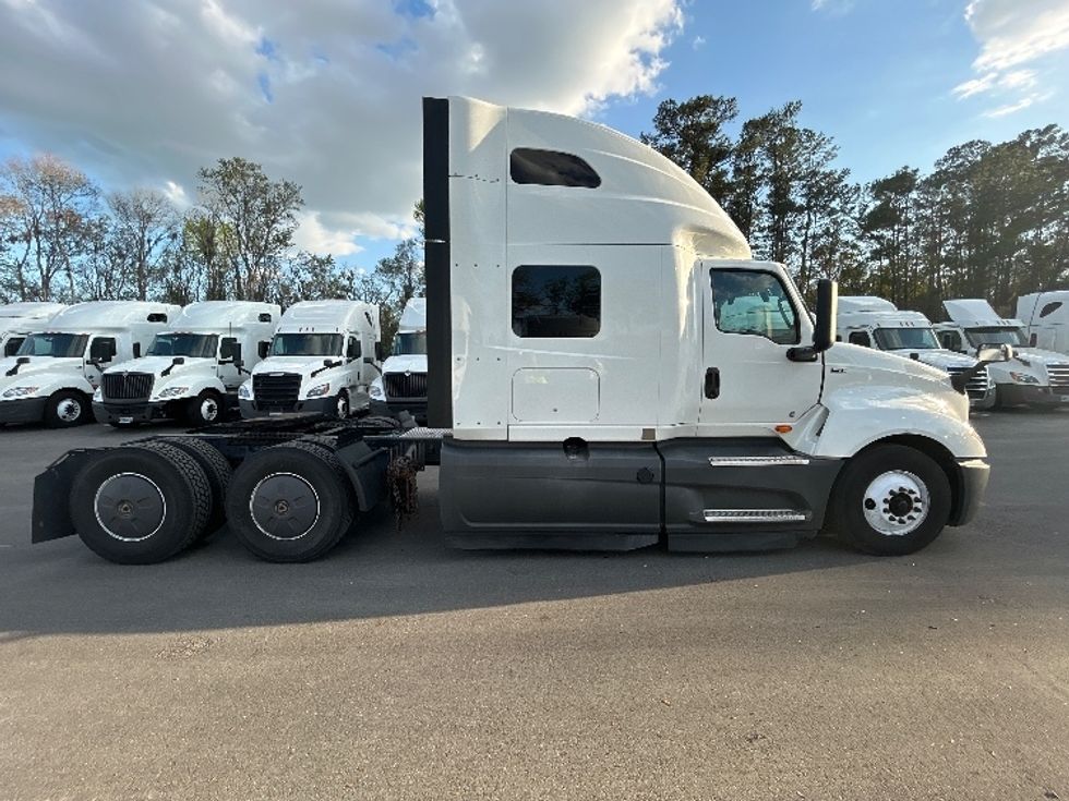 Sleeper Tractor-Heavy Duty Tractors-International-2023-LT625-Jacksonville-FL-684,756\n\t\tmiles-$ 38,250 - Image 8