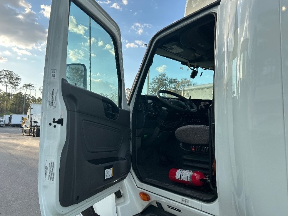 Sleeper Tractor-Heavy Duty Tractors-International-2023-LT625-Jacksonville-FL-684,756\n\t\tmiles-$ 38,250 - Image 9