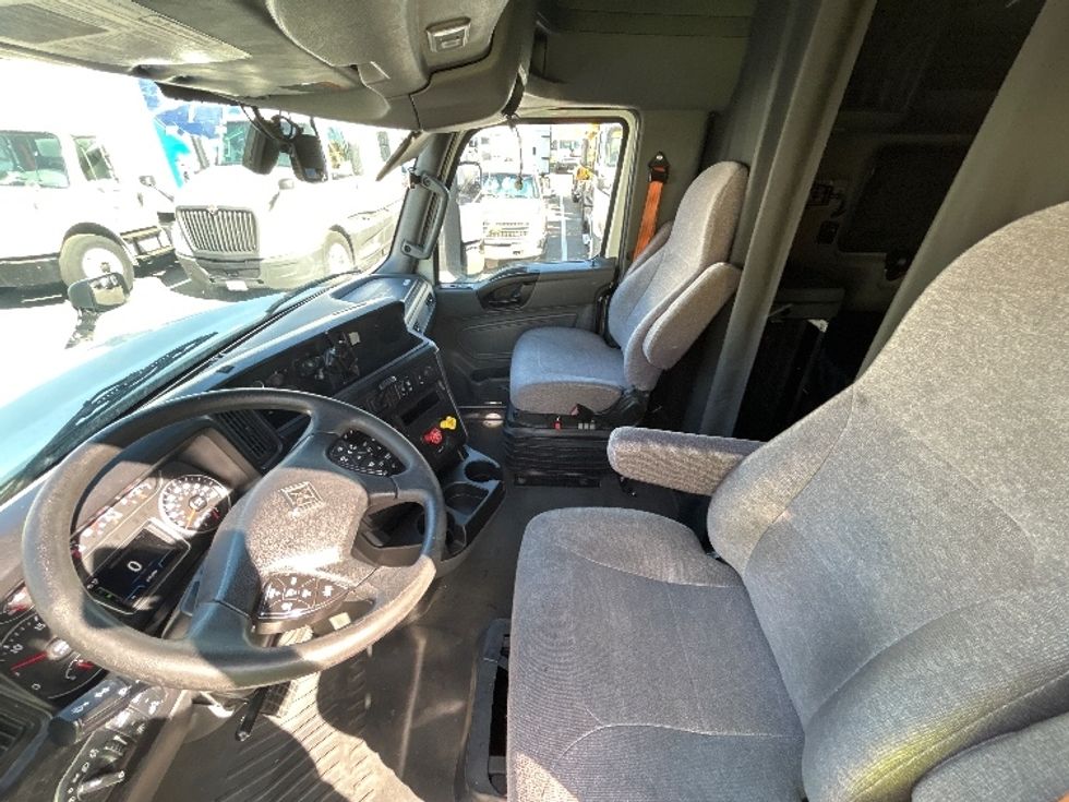Sleeper Tractor-Heavy Duty Tractors-International-2023-LT625-Jacksonville-FL-692,947\n\t\tmiles-$ 37,500 - Image 10