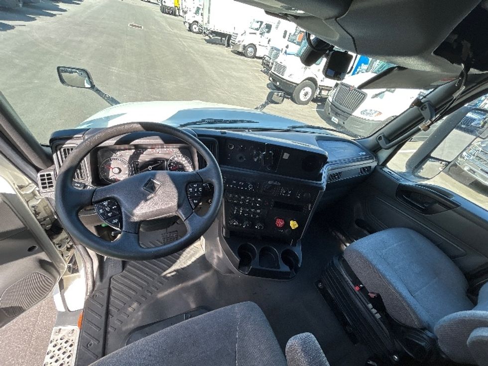 Sleeper Tractor-Heavy Duty Tractors-International-2023-LT625-Jacksonville-FL-692,947\n\t\tmiles-$ 37,500 - Image 11