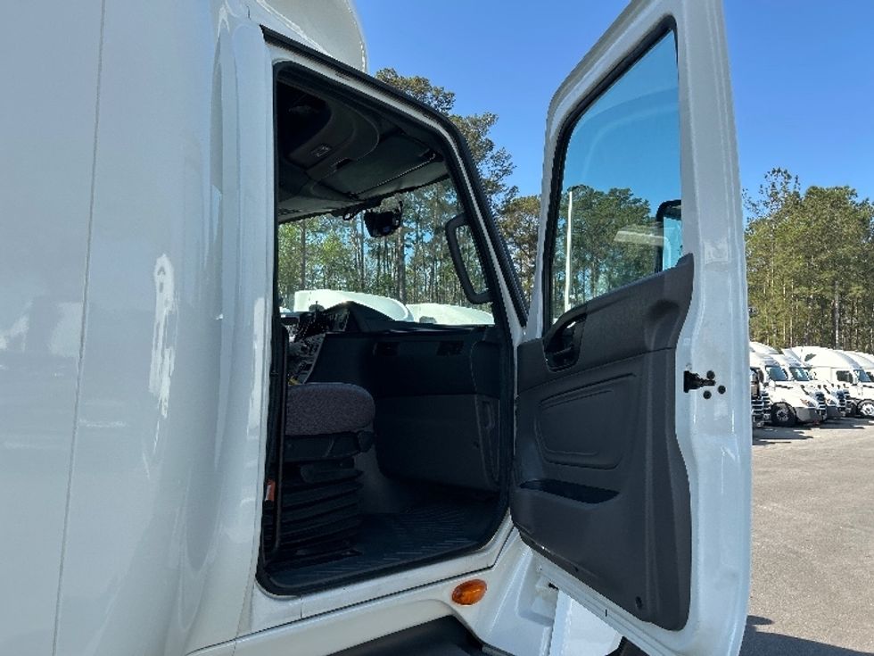 Sleeper Tractor-Heavy Duty Tractors-International-2023-LT625-Jacksonville-FL-692,947\n\t\tmiles-$ 37,500 - Image 13