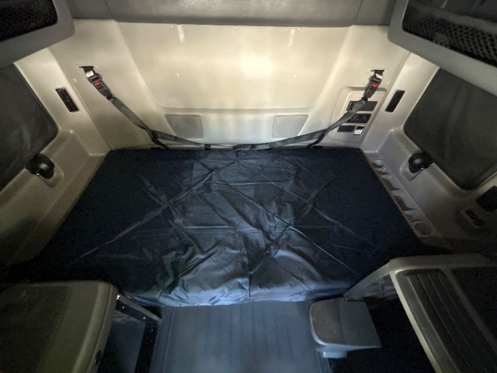 Sleeper Tractor-Heavy Duty Tractors-International-2023-LT625-Jacksonville-FL-692,947\n\t\tmiles-$ 37,500 - Image 17