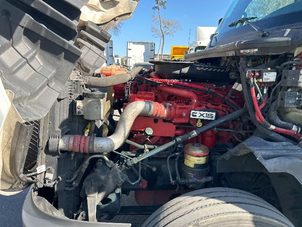 Sleeper Tractor-Heavy Duty Tractors-International-2023-LT625-Jacksonville-FL-692,947\n\t\tmiles-$ 37,500 - Image 21