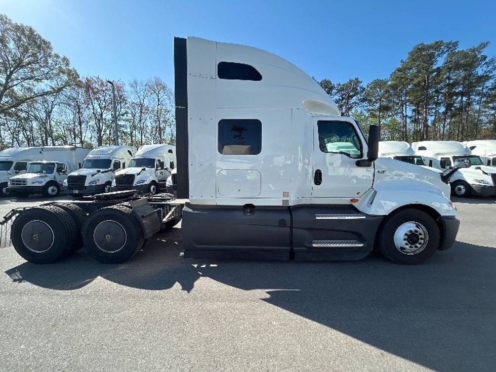 Sleeper Tractor-Heavy Duty Tractors-International-2023-LT625-Jacksonville-FL-692,947\n\t\tmiles-$ 37,500 - Image 8