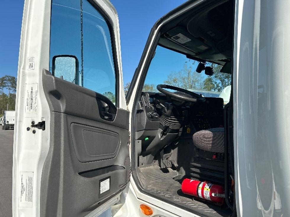 Sleeper Tractor-Heavy Duty Tractors-International-2023-LT625-Jacksonville-FL-692,947\n\t\tmiles-$ 37,500 - Image 9