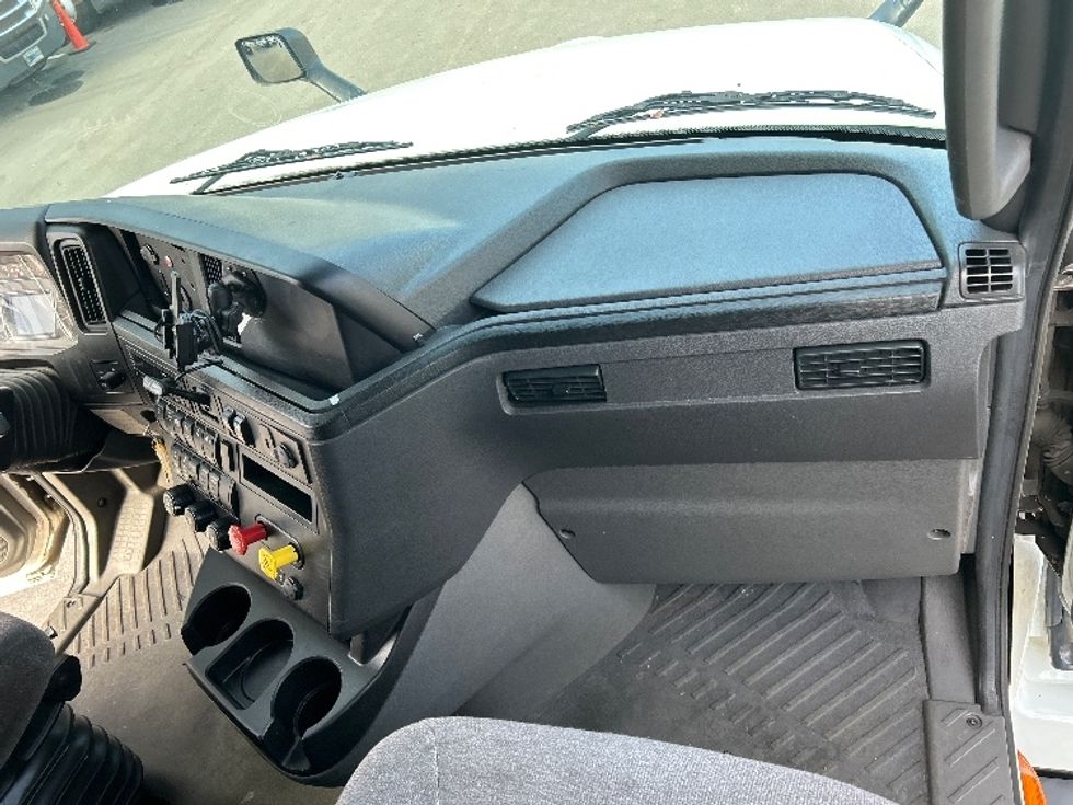 Sleeper Tractor-Heavy Duty Tractors-International-2023-LT625-Jacksonville-FL-693,835\n\t\tmiles-$ 37,500 - Image 14