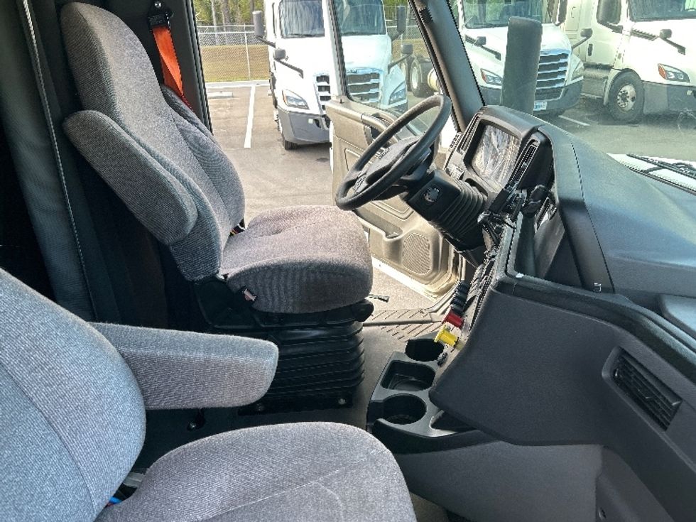 Sleeper Tractor-Heavy Duty Tractors-International-2023-LT625-Jacksonville-FL-693,835\n\t\tmiles-$ 37,500 - Image 15