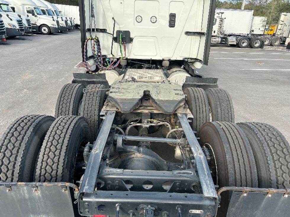 Sleeper Tractor-Heavy Duty Tractors-International-2023-LT625-Jacksonville-FL-693,835\n\t\tmiles-$ 37,500 - Image 6