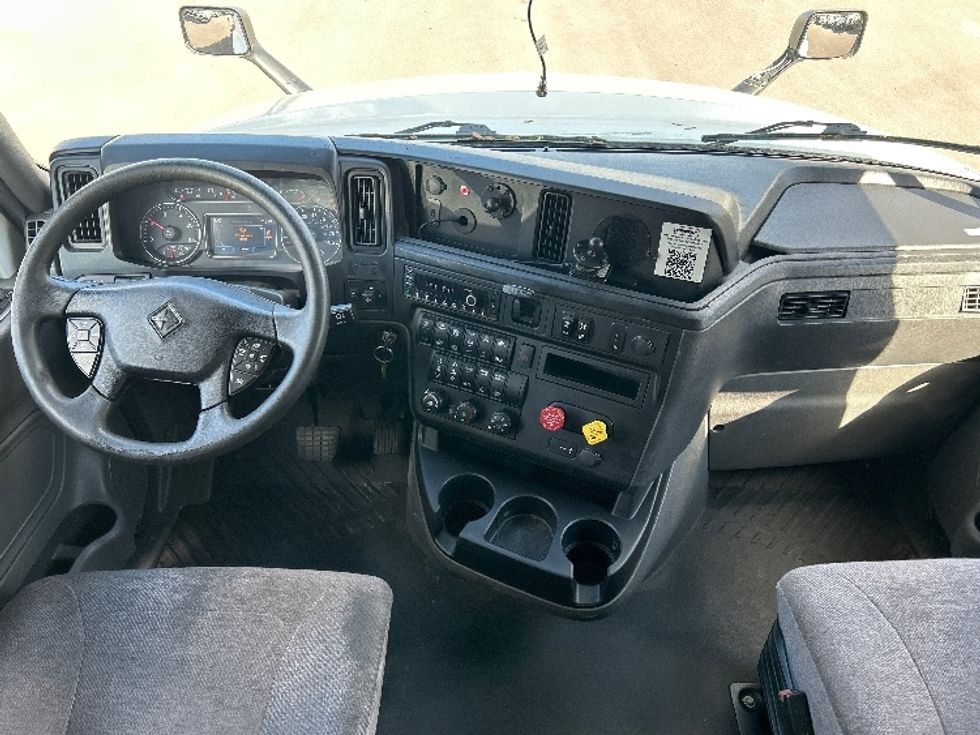 Sleeper Tractor-Heavy Duty Tractors-International-2023-LT625-Jacksonville-FL-718,027\n\t\tmiles-$ 35,250 - Image 12