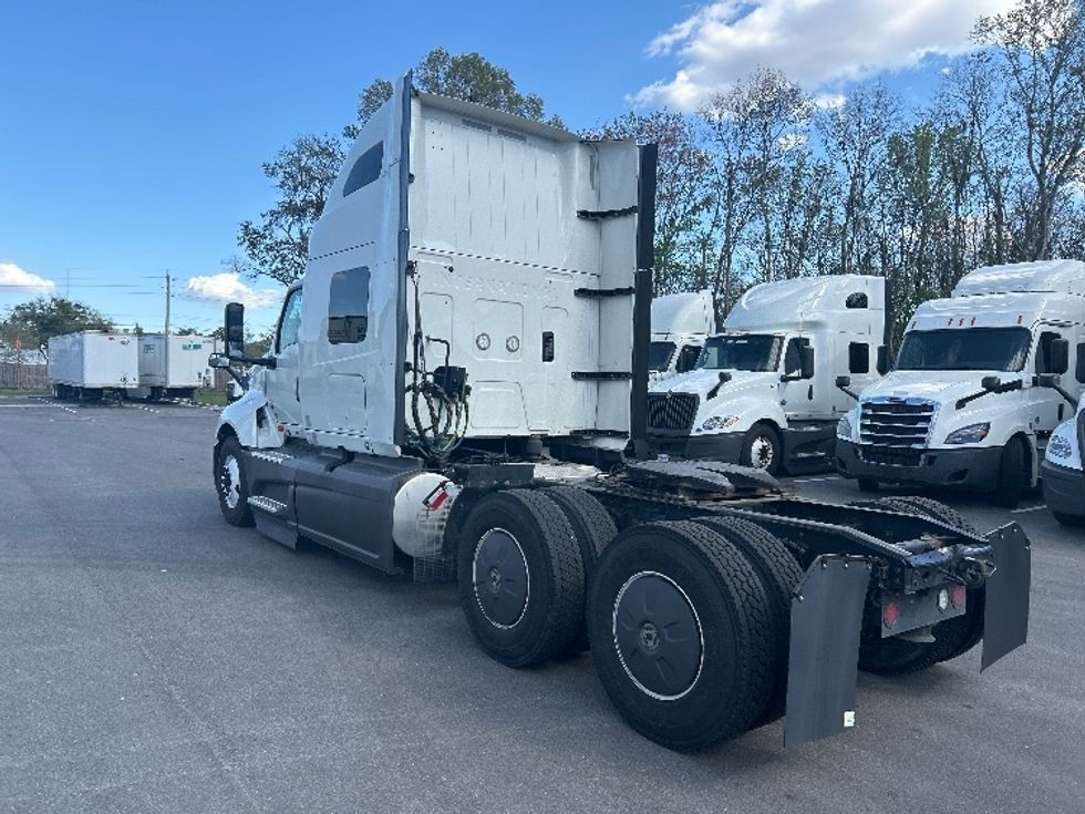 Sleeper Tractor-Heavy Duty Tractors-International-2023-LT625-Jacksonville-FL-718,027\n\t\tmiles-$ 35,250 - Image 5