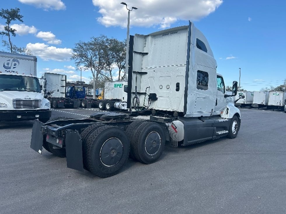 Sleeper Tractor-Heavy Duty Tractors-International-2023-LT625-Jacksonville-FL-718,027\n\t\tmiles-$ 35,250 - Image 7