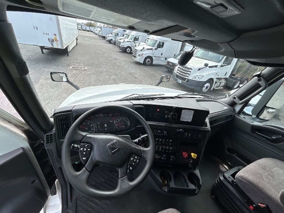 Sleeper Tractor-Heavy Duty Tractors-International-2023-LT625-Jacksonville-FL-723,053\n\t\tmiles-$ 34,750 - Image 11