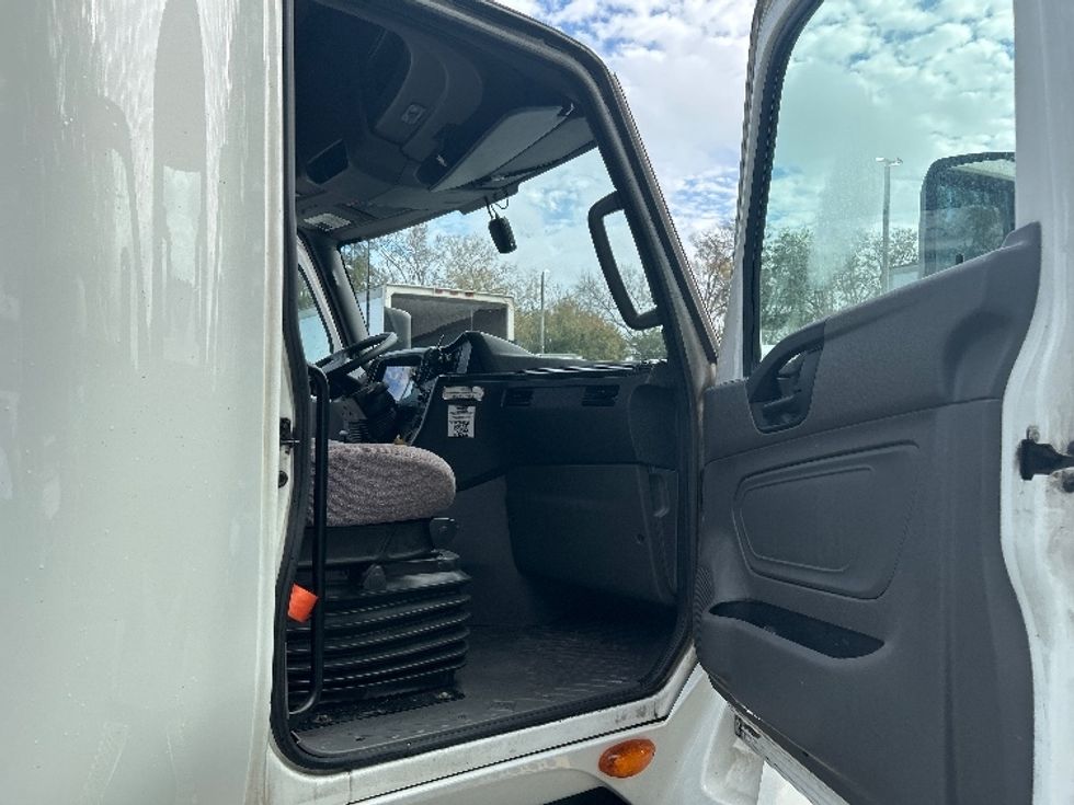 Sleeper Tractor-Heavy Duty Tractors-International-2023-LT625-Jacksonville-FL-723,053\n\t\tmiles-$ 34,750 - Image 13